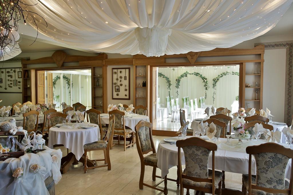 Hotel Rittinger Bonyhád المظهر الخارجي الصورة