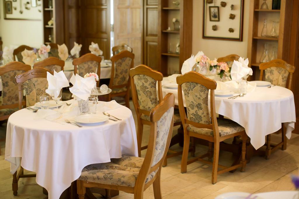 Hotel Rittinger Bonyhád المظهر الخارجي الصورة