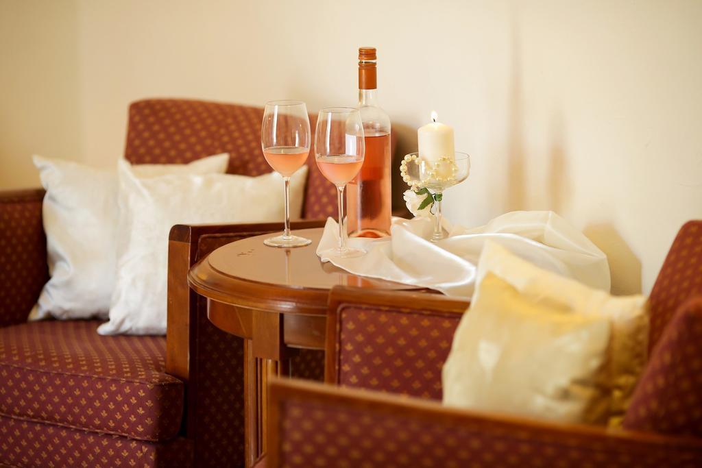 Hotel Rittinger Bonyhád المظهر الخارجي الصورة