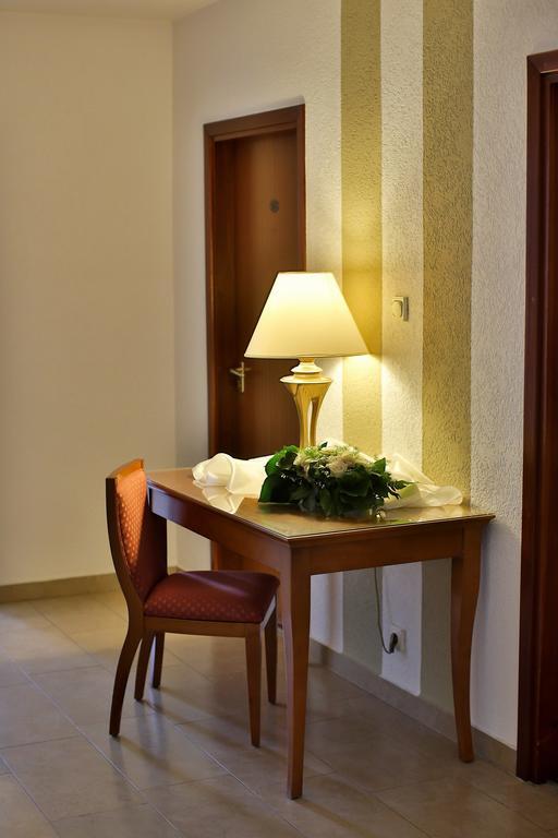 Hotel Rittinger Bonyhád المظهر الخارجي الصورة